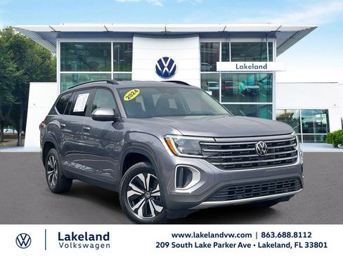 Used 2024 Volkswagen Atlas SE FWD image 1