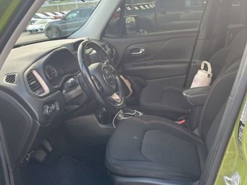Used 2016 Jeep Renegade 75th Anniversary image 11
