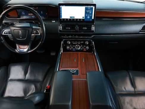 Used 2023 Lincoln Navigator L Reserve image 23