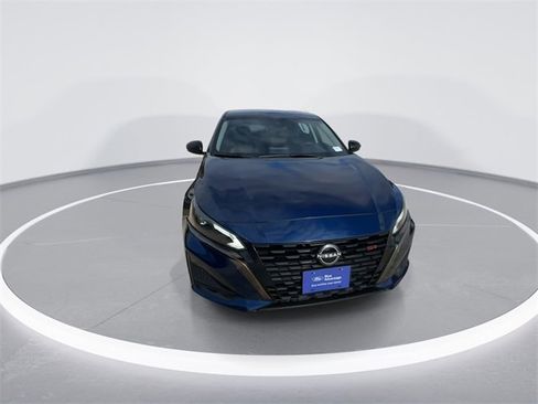 Used 2024 Nissan Altima 2.5 SR image 3