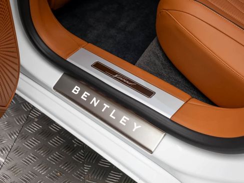 Used 2023 Bentley Flying Spur W12 image 44