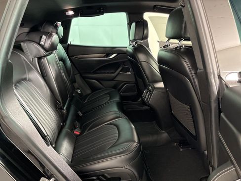 Used 2017 Maserati Levante w/ Luxury Package image 43