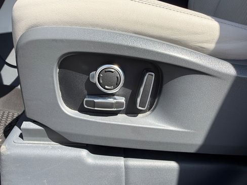 Used 2023 Land Rover Defender 130 First Edition image 11