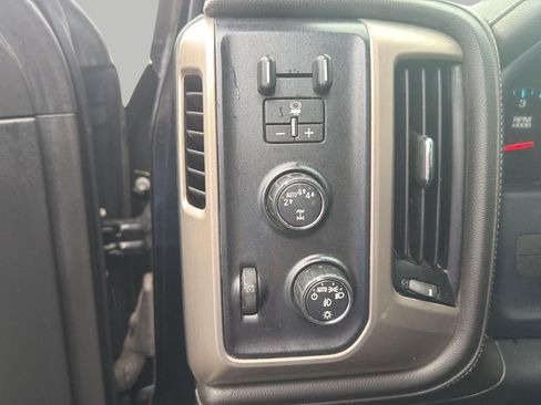 Used 2018 GMC Sierra 1500 Denali AWD/4WD image 18