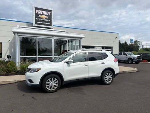 Used 2016 Nissan Rogue S w/ Appearance Package AWD/4WD image 2
