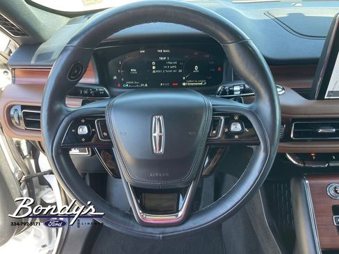 Used 2023 Lincoln Aviator Reserve w/ Equipment Group 201A RWD image 7