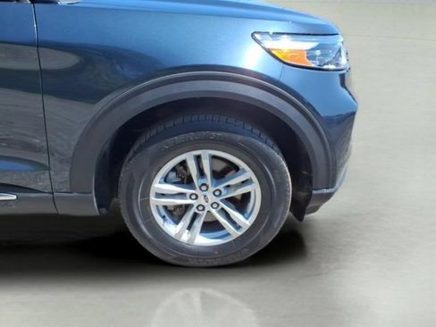 Certified 2023 Ford Explorer XLT w/ Equipment Group 202A AWD/4WD image 4