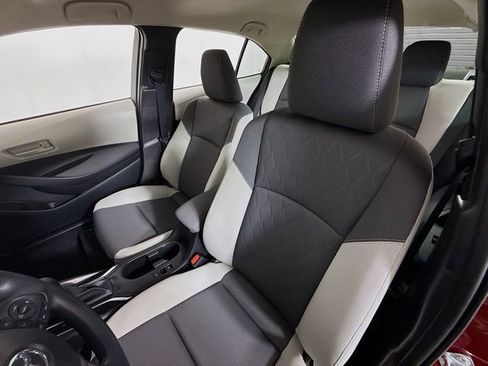 Certified 2025 Toyota Corolla LE image 5