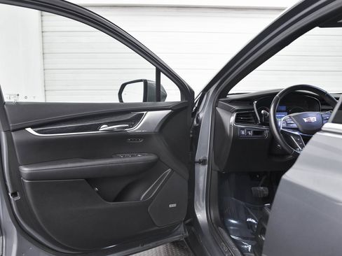 Used 2021 Cadillac XT5 Premium Luxury image 5