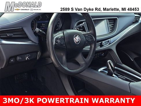 Used 2020 Buick Enclave Essence image 7