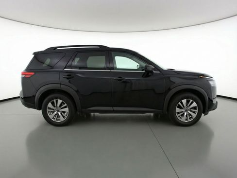 Used 2025 Nissan Pathfinder SV AWD/4WD image 11