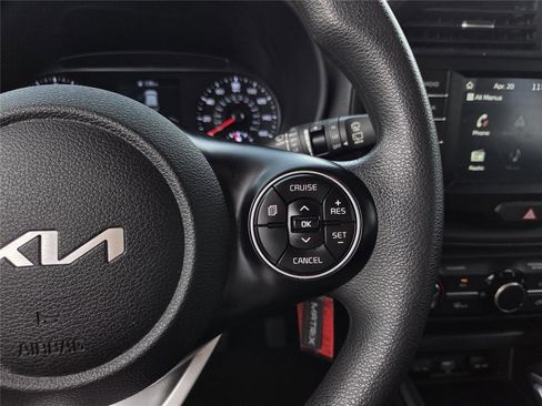 Used 2022 Kia Soul LX image 25