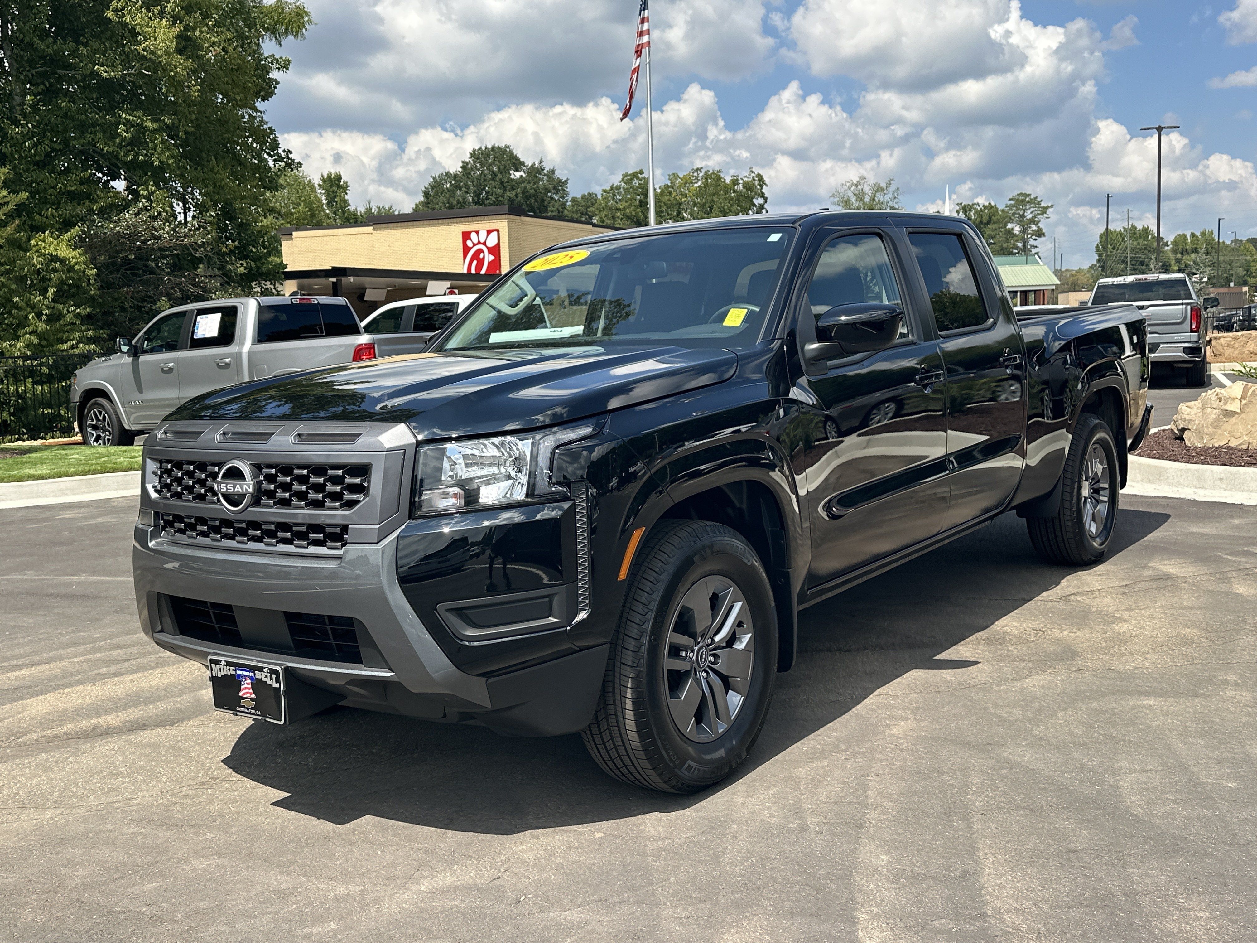 Used 2025 Nissan Frontier SV RWD image 4