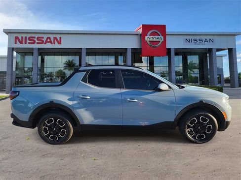 Used 2022 Hyundai Santa Cruz SEL Premium image 3