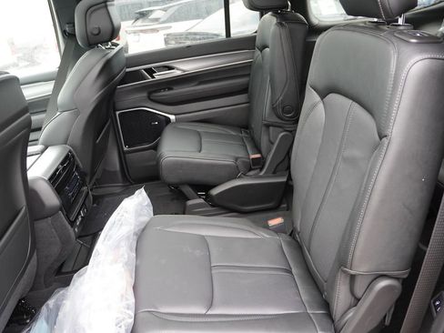 New 2026 Jeep Grand Wagoneer Limited image 11