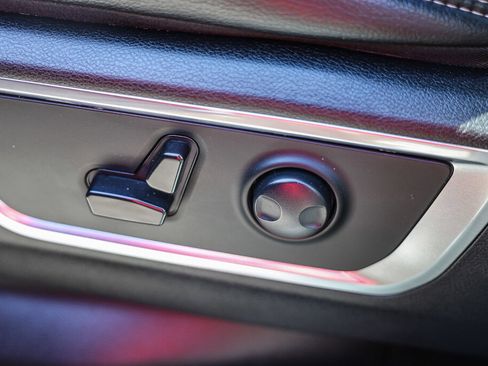 Used 2024 RAM 1500 Laramie image 11