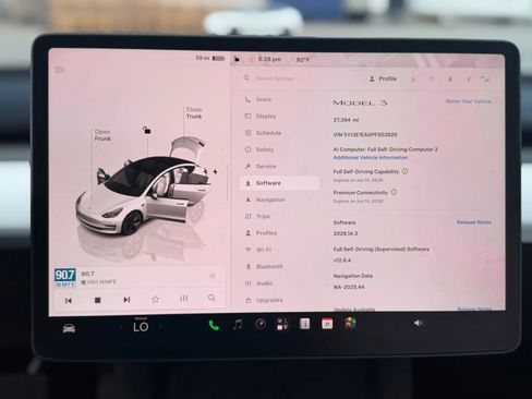 Used 2023 Tesla Model 3 Standard Range RWD image 31