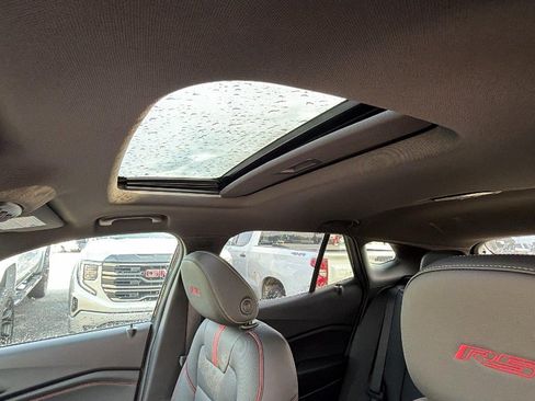 New 2026 Chevrolet Trax RS w/ Sunroof Package FWD image 4