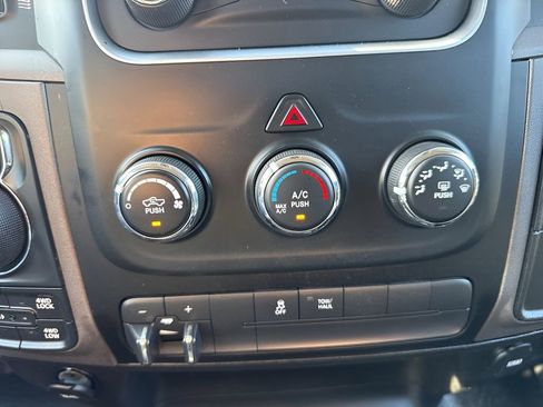 Used 2022 RAM 1500 Tradesman w/ Chrome Appearance Group image 17