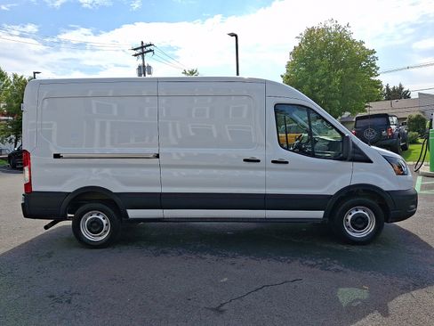 Used 2025 Ford Transit 250 148 Medium Roof RWD image 4