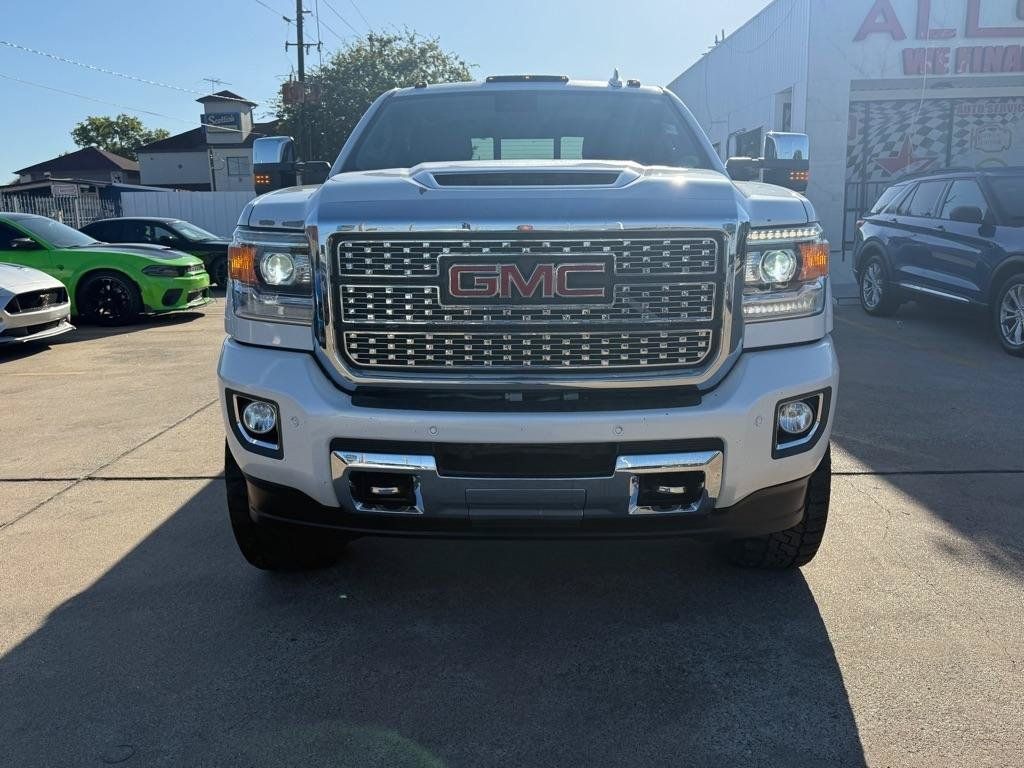 Used 2019 GMC Sierra 2500 Denali w/ Duramax Plus Package AWD/4WD image 2