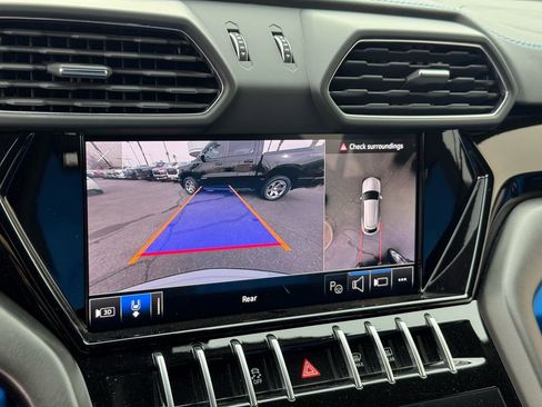 Used 2022 Lamborghini Urus image 57