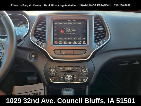 Used 2019 Jeep Cherokee Trailhawk w/ Cold Weather Group AWD/4WD image 20