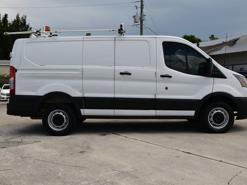 Used 2015 Ford Transit 250 130 Low Roof RWD image 8