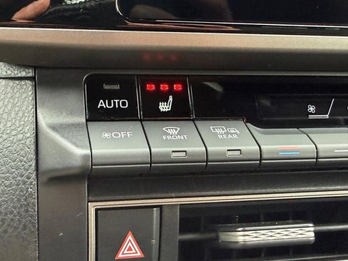 Certified 2025 Toyota Camry SE w/ Convenience Package image 22