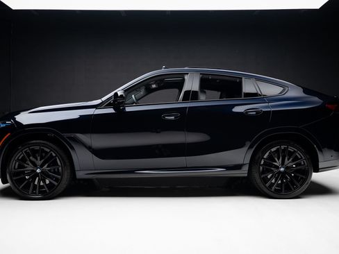Used 2026 BMW X6 M60i AWD/4WD image 18