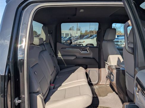 Used 2024 Chevrolet Silverado 1500 LTZ w/ Z71 Off-Road Package image 13