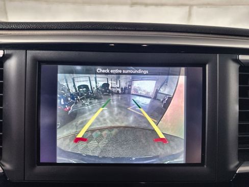 Used 2018 Chrysler Pacifica Touring Plus w/ Tire & Wheel Group image 19