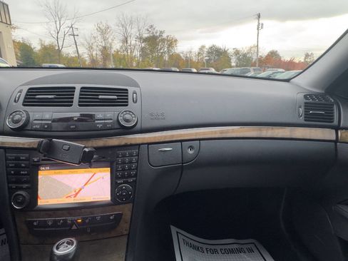 Used 2009 Mercedes-Benz E 350 4MATIC Sedan image 17