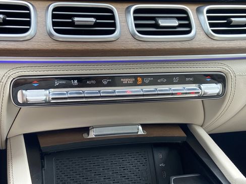 Certified 2025 Mercedes-Benz GLS 450 4MATIC image 35