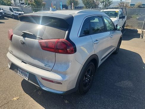 Used 2019 Kia Niro LX FWD image 12