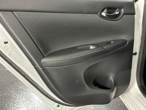 Used 2017 Nissan Sentra S image 32