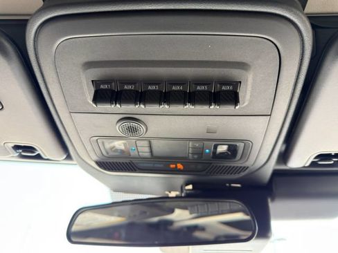 Used 2025 Ford Bronco Badlands AWD/4WD image 36
