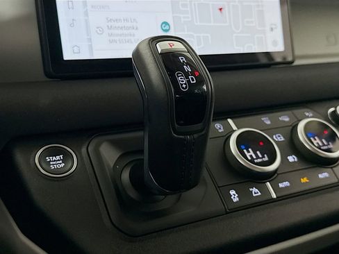 Used 2023 Land Rover Defender 110 image 17