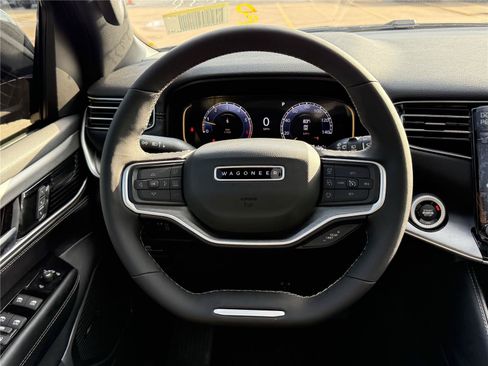New 2025 Jeep Wagoneer L Series II AWD/4WD image 21