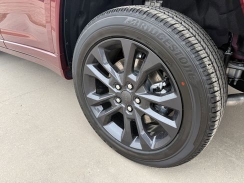 New 2026 Jeep Grand Cherokee L Limited image 9