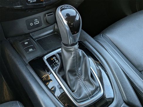 Used 2022 Nissan Rogue Sport SL image 16