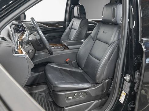 Used 2023 Cadillac Escalade ESV Luxury RWD image 16