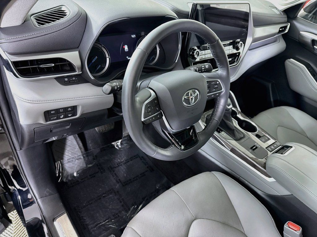 Certified 2020 Toyota Highlander Platinum AWD/4WD image 20
