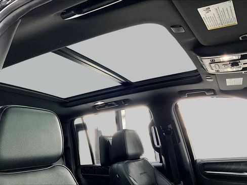 Used 2023 GMC Yukon XL Denali w/ Denali Reserve Package AWD/4WD image 29