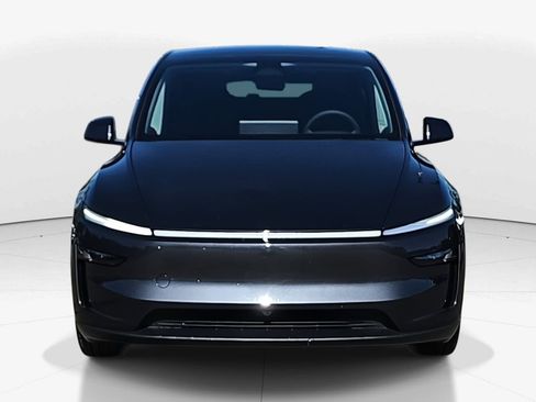 Used 2026 Tesla Model Y 2WD image 8