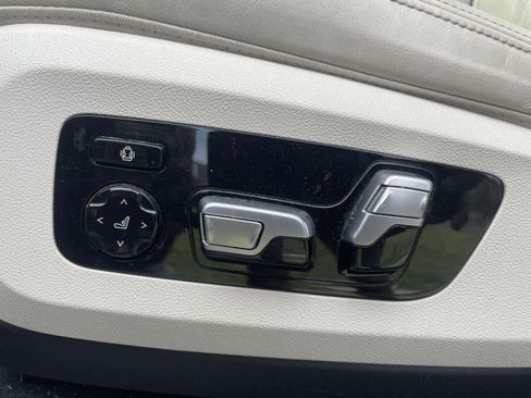 Used 2020 BMW X7 xDrive40i w/ Premium Package AWD/4WD image 18