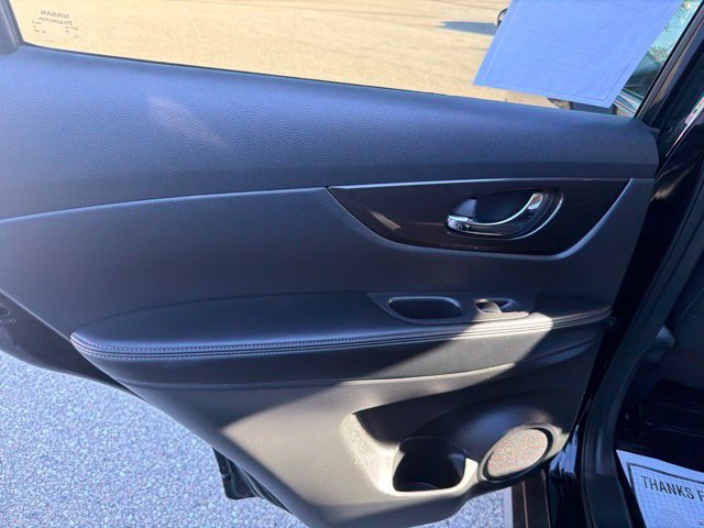 Used 2019 Nissan Rogue SV w/ Premium Package AWD/4WD image 13