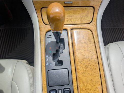 Used 2002 Lexus SC 430 Convertible image 92