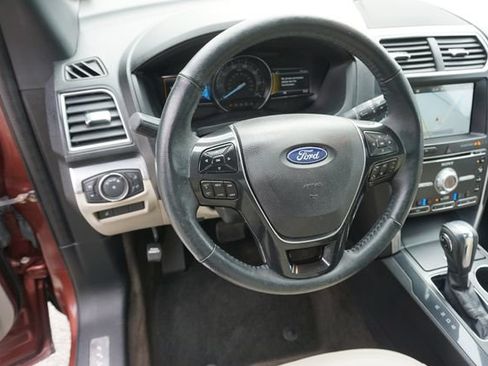 Certified 2018 Ford Explorer Limited FWD image 11