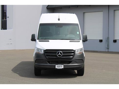 Used 2024 Mercedes-Benz Sprinter 2500 w/ Parking Package image 5